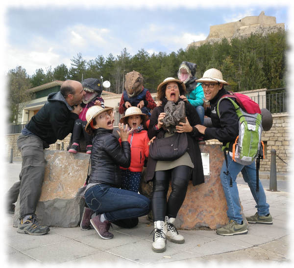 Familia al acabar el juego de Escape Morella