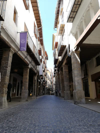 Blasco de Alagón es la principal calle de Morella